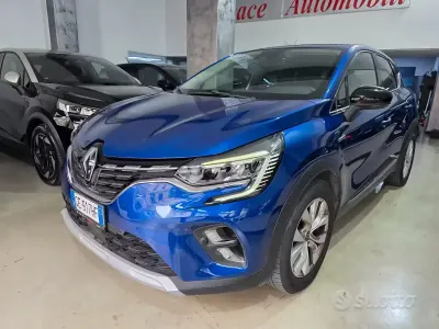 Usata Renault Captur Intens 101 CV (74 kW) 2021 Blu SUV