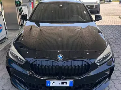 Usata BMW 118 M Sport 150 CV (110 kW) 2023 Bluazzurro Utilitaria
