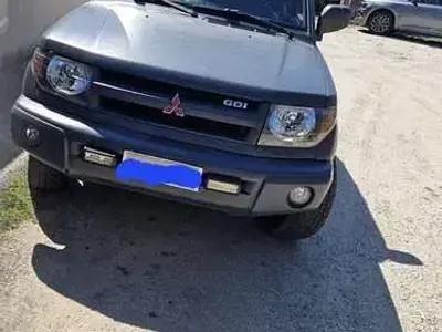 Usata Mitsubishi Pajero 120 CV (88 kW) 2000 Grigio SUV