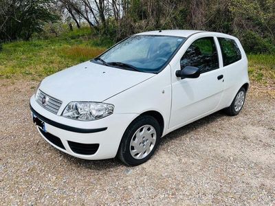 usata Fiat Punto 1.2 nativa GPL 2010 neopatentati