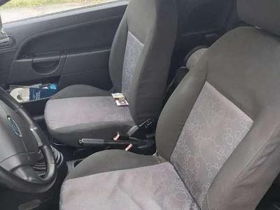 Usata Ford Fiesta Titanium 75 CV (55 kW) 2008 Grigio Utilitaria
