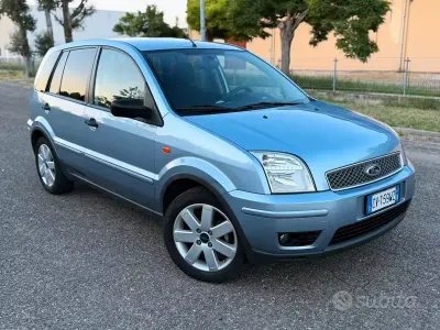 Usata Ford Fusion 80 CV (58 kW) 2005 Blu Utilitaria