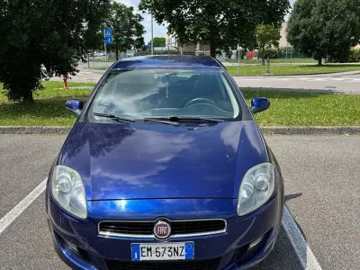 Usata Fiat Bravo 120 CV (88 kW) 2012 Blu Utilitaria