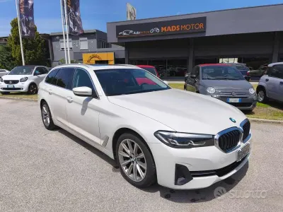 Usado BMW 520 M Sport 190 CV (139 kW) 2022 Blanco Familiar