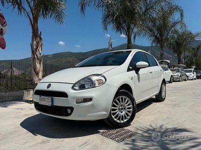 Usata Fiat Punto 77 CV (56 kW) 2013 Bianco Utilitaria