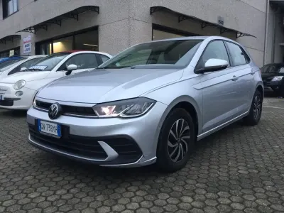 Usata VW Polo Style 95 CV (69 kW) 2023 Argento Utilitaria