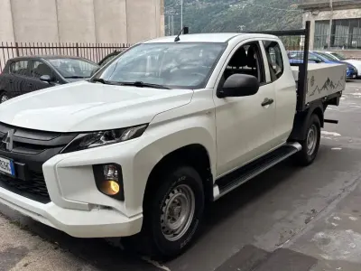 Usata Mitsubishi L200 Inform 149 CV (109 kW) 2020 Bianco Pick-up