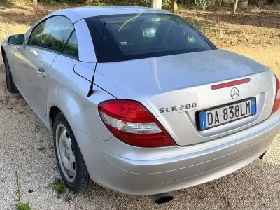 Usata Mercedes SLK200 163 CV (119 kW) 2006 Argento Cabrio