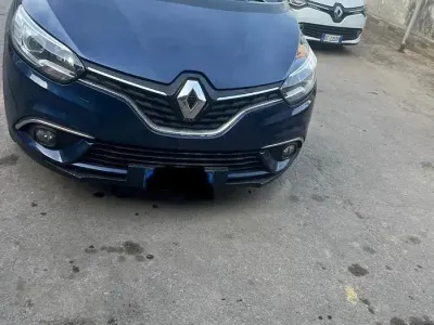 Usata Renault Scénic III 110 CV (80 kW) 2017 Bluazzurro Monovolume