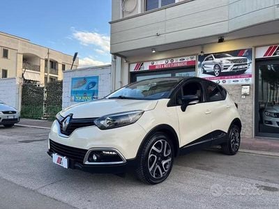 Usata Renault Captur Iconic 90 CV (66 kW) 2016 Beige SUV