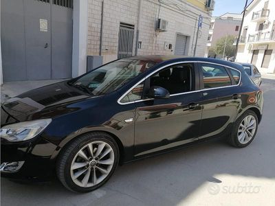 Usata Opel Astra 110 CV (80 kW) 2010 Nero Berlina