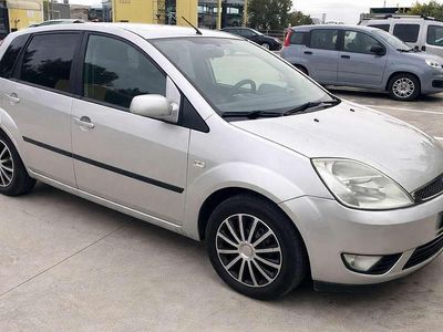Usata Ford Fiesta Ghia 68 CV (50 kW) 2005 Grigio Utilitaria