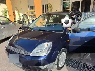 Usata Ford Fiesta 75 CV (55 kW) 2004 Blu Utilitaria