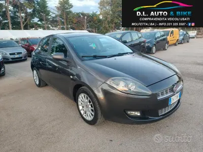 Käytetty Fiat Bravo Dynamic 120 HP (88 kW) 2011 Harmaa Viistoperä