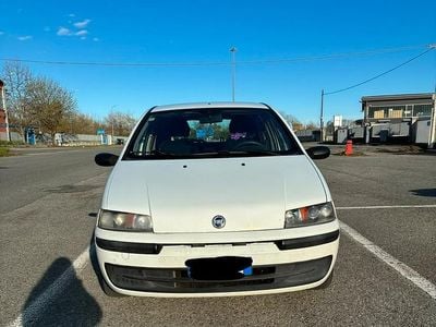 Occasion Fiat Punto 80 ch (58 kW) 2002 Blanc Citadine