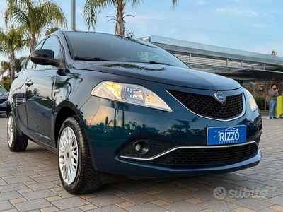 Usata Lancia Ypsilon 69 CV (50 kW) 2017 Blu Utilitaria