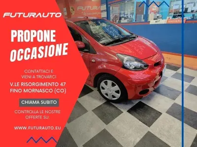 Begagnad Toyota Aygo 68 HK (50 kW) 2010 Röd Halvkombi