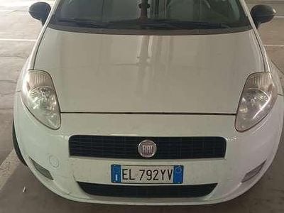 Usata Fiat Grande Punto Active 75 CV (55 kW) 2012 Bianco Utilitaria