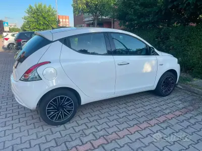 Usata Lancia Ypsilon 2019 Bianco