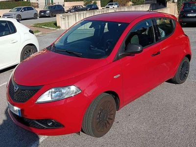 Usata Lancia Ypsilon 69 CV (50 kW) 2020 Rosso Utilitaria