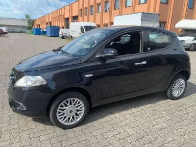 Usata Lancia Ypsilon Gold 80 CV (58 kW) 2013 Nero Utilitaria