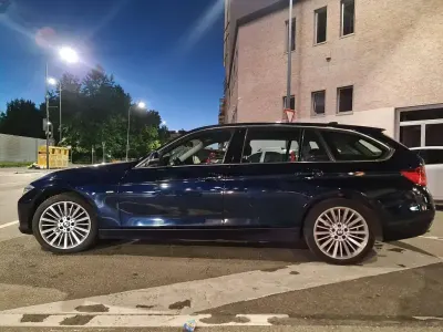 Usata BMW 320 Luxury Line 184 CV (135 kW) 2014 Blu Station wagon