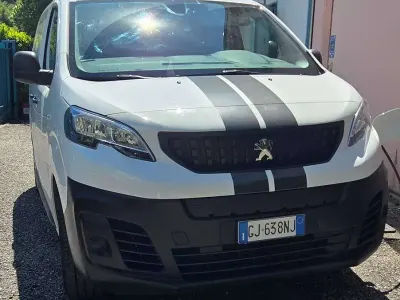 Usata Peugeot e-Expert 100 kW (136 CV) 2022 Bianco Furgone