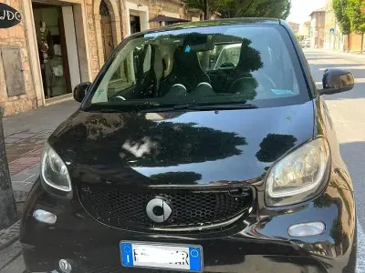 Usata Smart ForFour 61 CV (44 kW) 2016 Nero Utilitaria