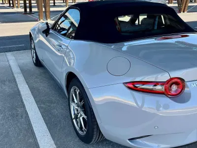 Usata Mazda MX5 Exclusive-Line 132 CV (97 kW) 2025 Grigio Cabrio