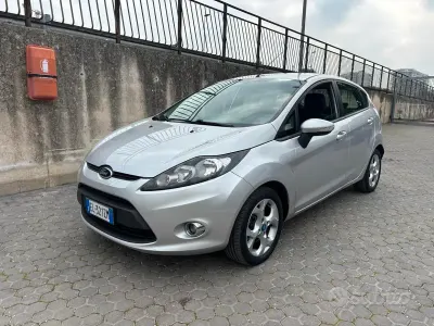 Second-hand Ford Fiesta Business Edition 70 CP (51 kW) 2012 Gri Berlinǎ