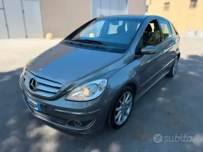 Usata Mercedes B180 AMG 140 CV (102 kW) 2006 Grigio Monovolume