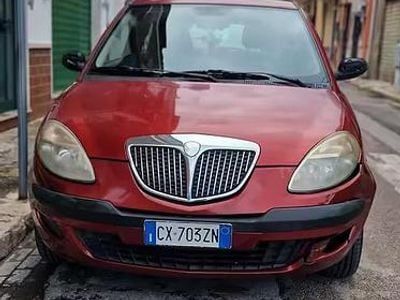 Usata Lancia Ypsilon 60 CV (44 kW) 2005 Rosso Utilitaria