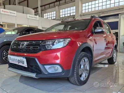 Usata Dacia Sandero Stepway 90 CV (66 kW) 2018 Rosso Berlina