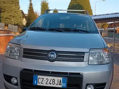 Usata Fiat Panda 4x4 69 CV (50 kW) 2005 Grigio Utilitaria