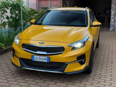 Usado Kia XCeed 136 CV (100 kW) 2020 Amarillo SUV