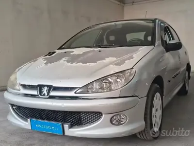 Usata Peugeot 206 68 CV (50 kW) 2006 Grigio Berlina