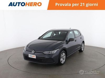 Grigio Usata 2023 VW Golf VIII Life Berlina | 23.599 € (Buon prezzo)