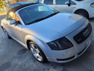 Usata Audi TT Roadster Ambiente 224 CV (164 kW) 2000 Argento Cabrio