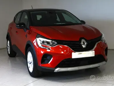 Usata Renault Captur Equilibre 91 CV (66 kW) 2023 Rosso SUV