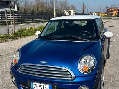 Usata Mini Cooper D 110 CV (80 kW) 2007 Blu Utilitaria