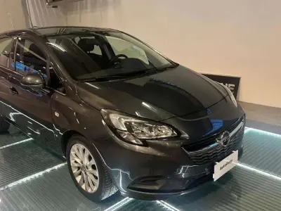 Usata Opel Corsa 75 CV (55 kW) 2017 Grigio scuro Utilitaria