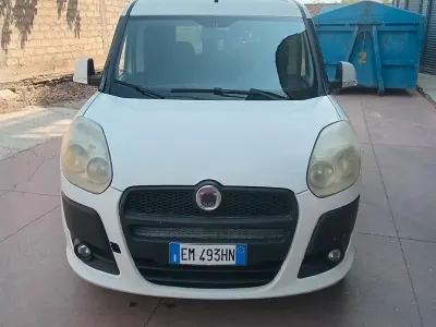 Usata Fiat Doblò 90 CV (66 kW) 2012 Bianco Monovolume