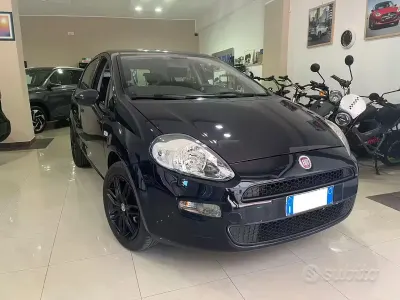 Usata Fiat Punto 69 CV (50 kW) 2016 Bluazzurro Utilitaria