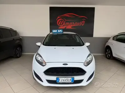 Usado Ford Fiesta 96 CV (70 kW) 2017 Blanco Utilitario