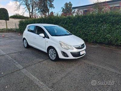 Usata Opel Corsa 88 CV (64 kW) 2011 Bianco Utilitaria