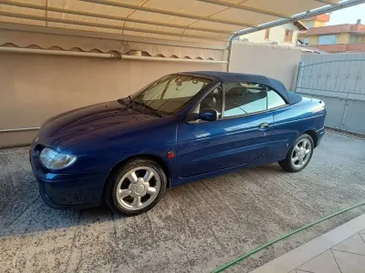 Usata Renault Mégane Cabriolet Luxe 147 CV (108 kW) 1998 Cabrio