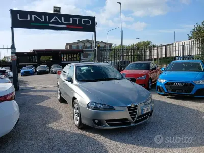 Begagnad Alfa Romeo 147 120 HK (88 kW) 2007 Grå Halvkombi
