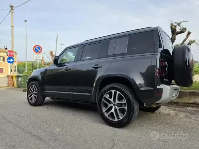 Usata Land Rover Defender 200 CV (147 kW) 2025 Grigio SUV