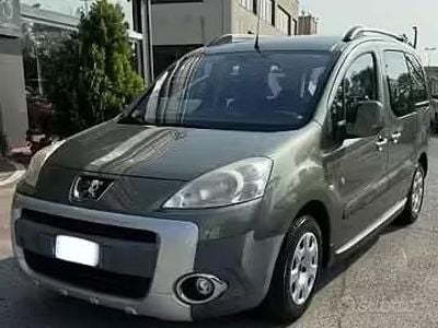 Usata Peugeot Partner 92 CV (67 kW) 2011 Verde Monovolume