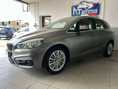 Usata BMW 218 Active Tourer Luxury Line 150 CV (110 kW) 2015 Grigio Monovolume